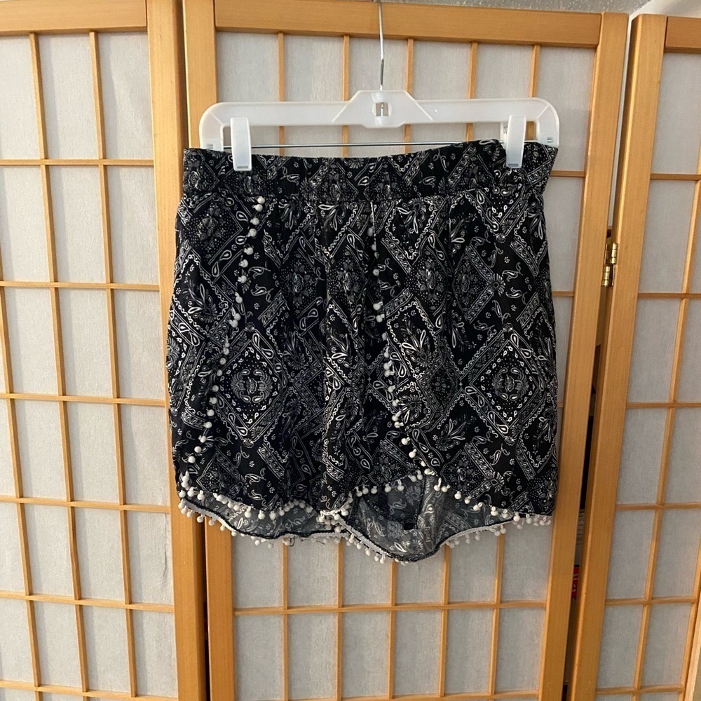 Divided Black & White High Waisted Pom Pom Shorts bandana geometric size 12